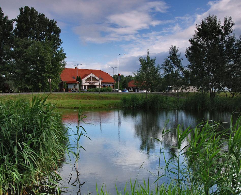 Kigyosi Csarda & Panzio Bed and Breakfast Fulopszallas Exteriör bild
